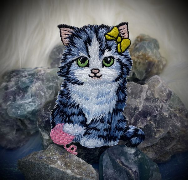 Gray Kitty Cat with Yarn